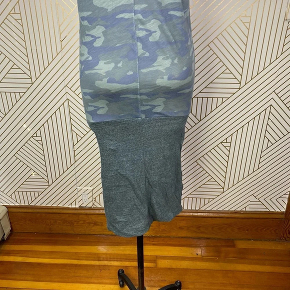 Monrow Camo Tee Shirt Dress Succulent Green Short Sleeve Ruched Size US Small - Picture 8 of 11